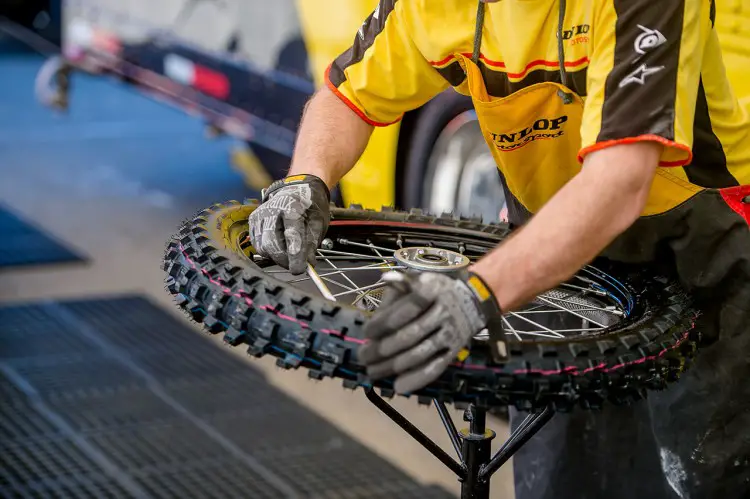 The Dunlop MX3S is the tire of choice.