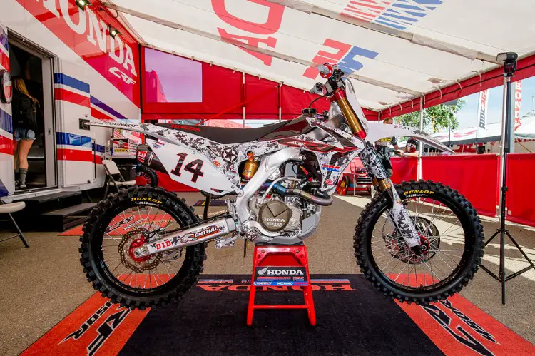 Came graphic on Cole Seely's machine.
