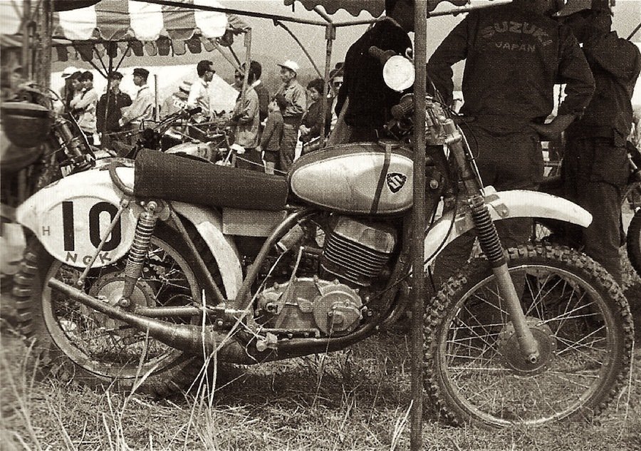 1967 SUZUZKI RH67