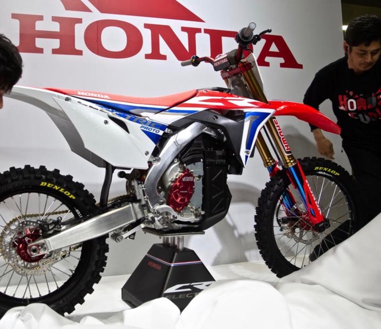 Honda apresenta protótipo de motocross elétrica em Tóquio - MotoX