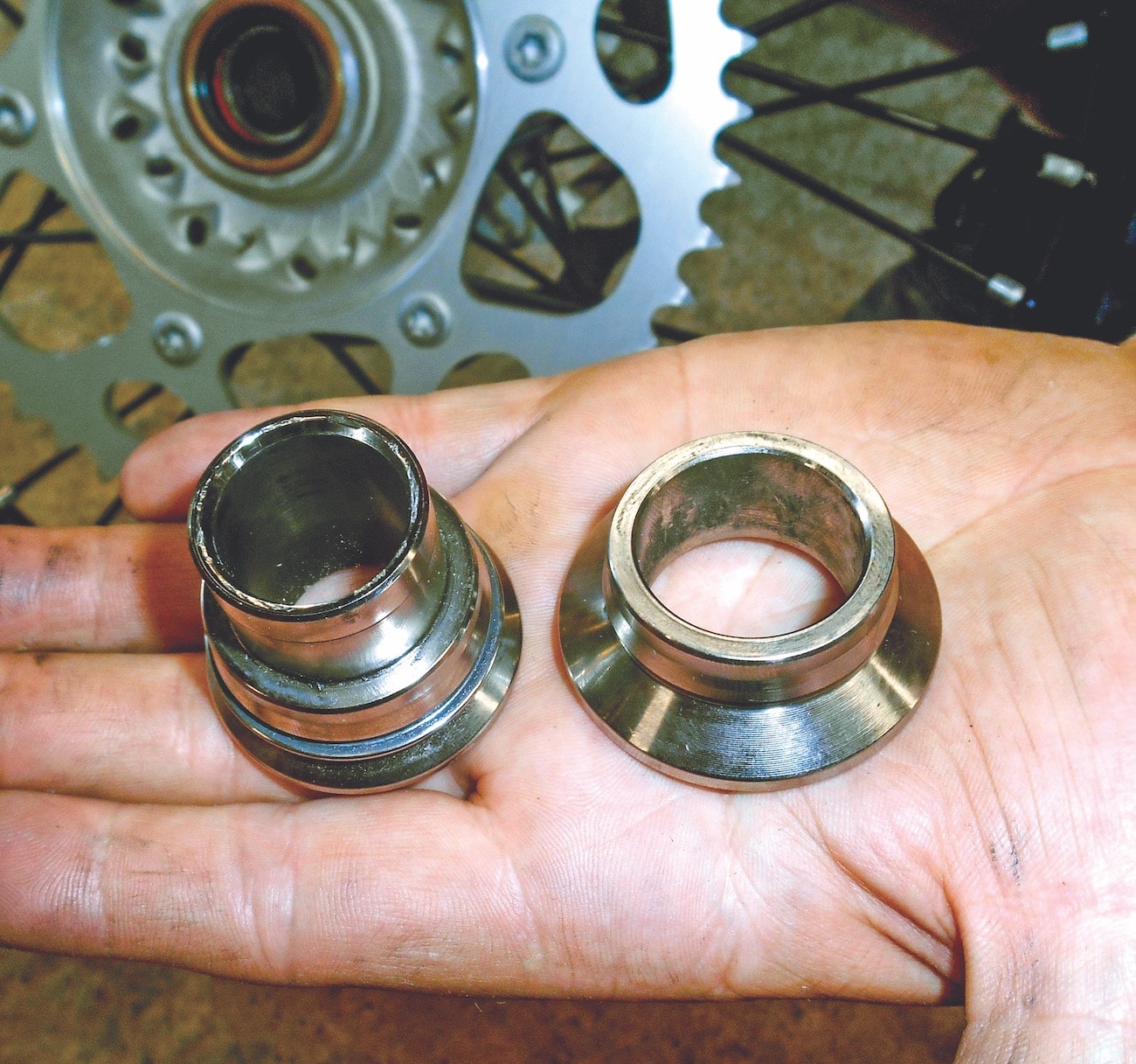 Jeu de douilles-entretoises pour montage de roues pour KTM SX(23) et EXC  (24)
