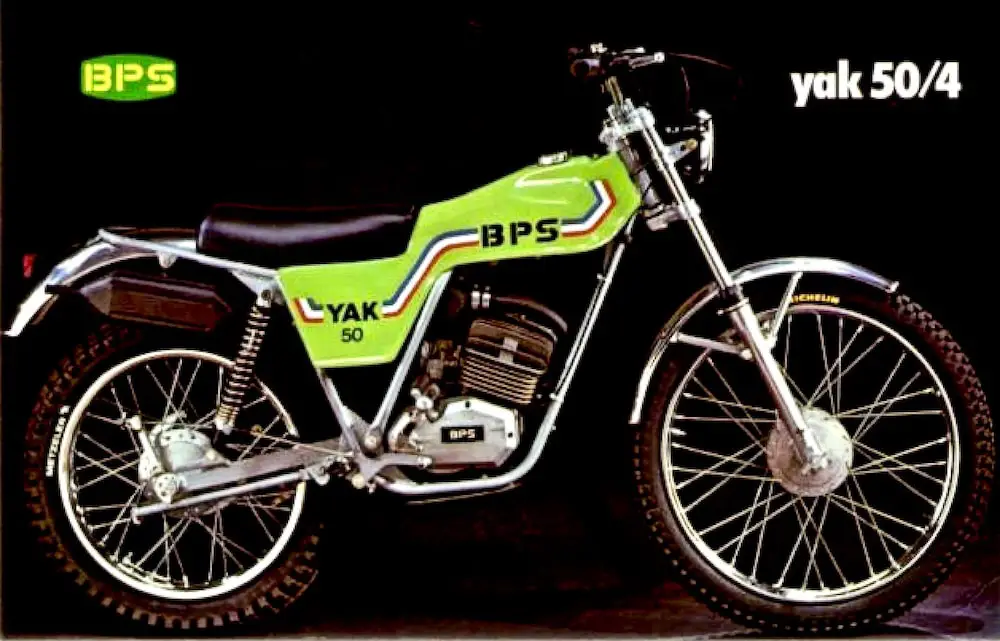Le biciclette BPS Yak 50 con motore Minarelli erano un grande venditore in Francia. È venuto in diversi motori saise e off-road e versioni di prova.