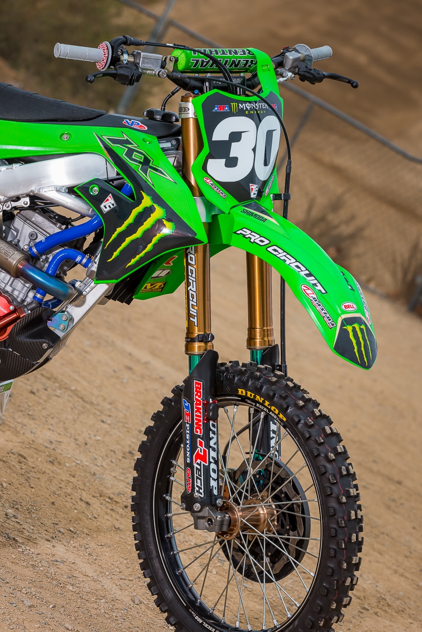 GUIDIAMO IL CIRCUITO PRO FABBRICA DI JO SHIMODA KAWASAKI KX250 - Rivista di  azione di motocross