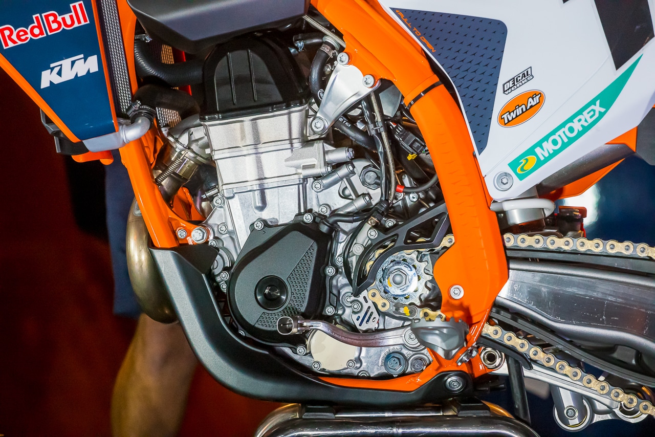 Motor 2022 KTM 450SX-F Edição de fábrica Intro-3987
