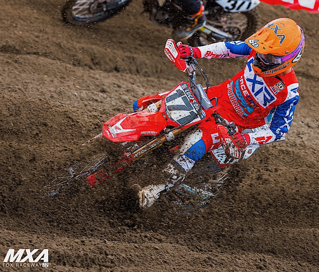 Lo creas o no, Josh corrió el AMA 450 National en Pala en el mismo Honda CRF450RX que corrió en Lake Havasu (con algunas modificaciones) después de que su motor CRF450 Works Edition explotara en la práctica.