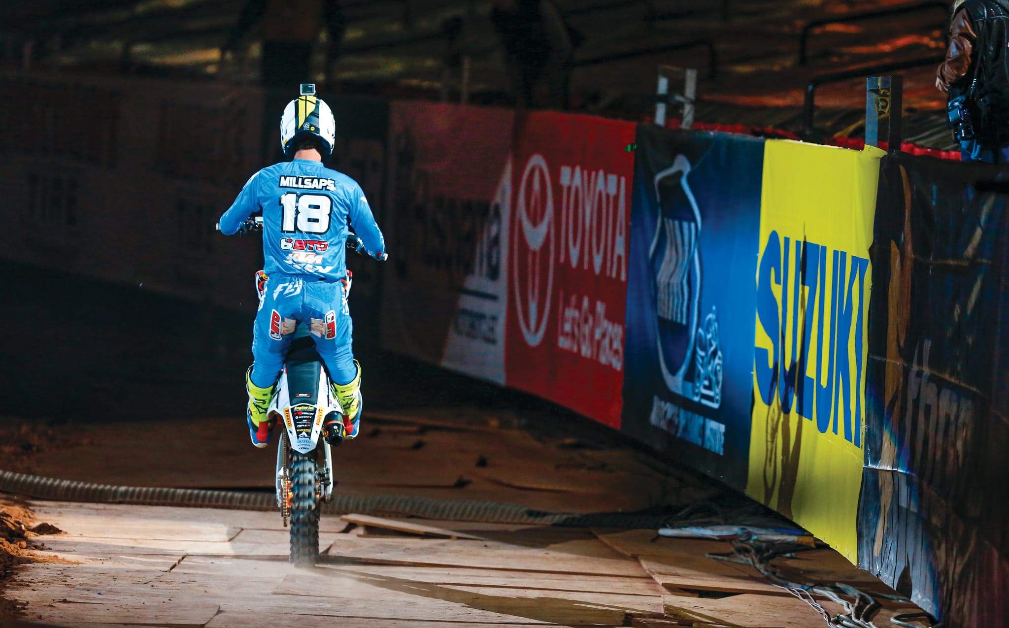 ANDEI PELA PRIMEIRA VEZ EM UMA MOTO PROFISSIONAL DE CORRIDA