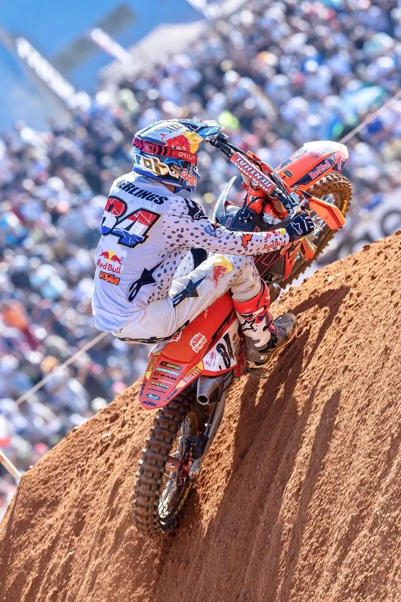 Adamo does it when it matters the most for the MX2 Race 2 Win! #MXGPChina, image size:800x1200