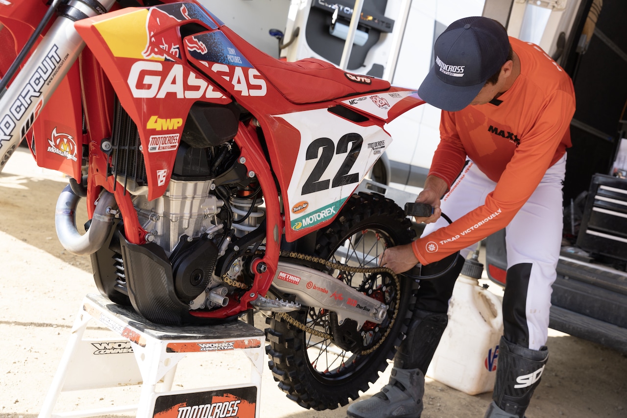 Josh Mosiman Maxxis Tire intro checking tire pressure guage