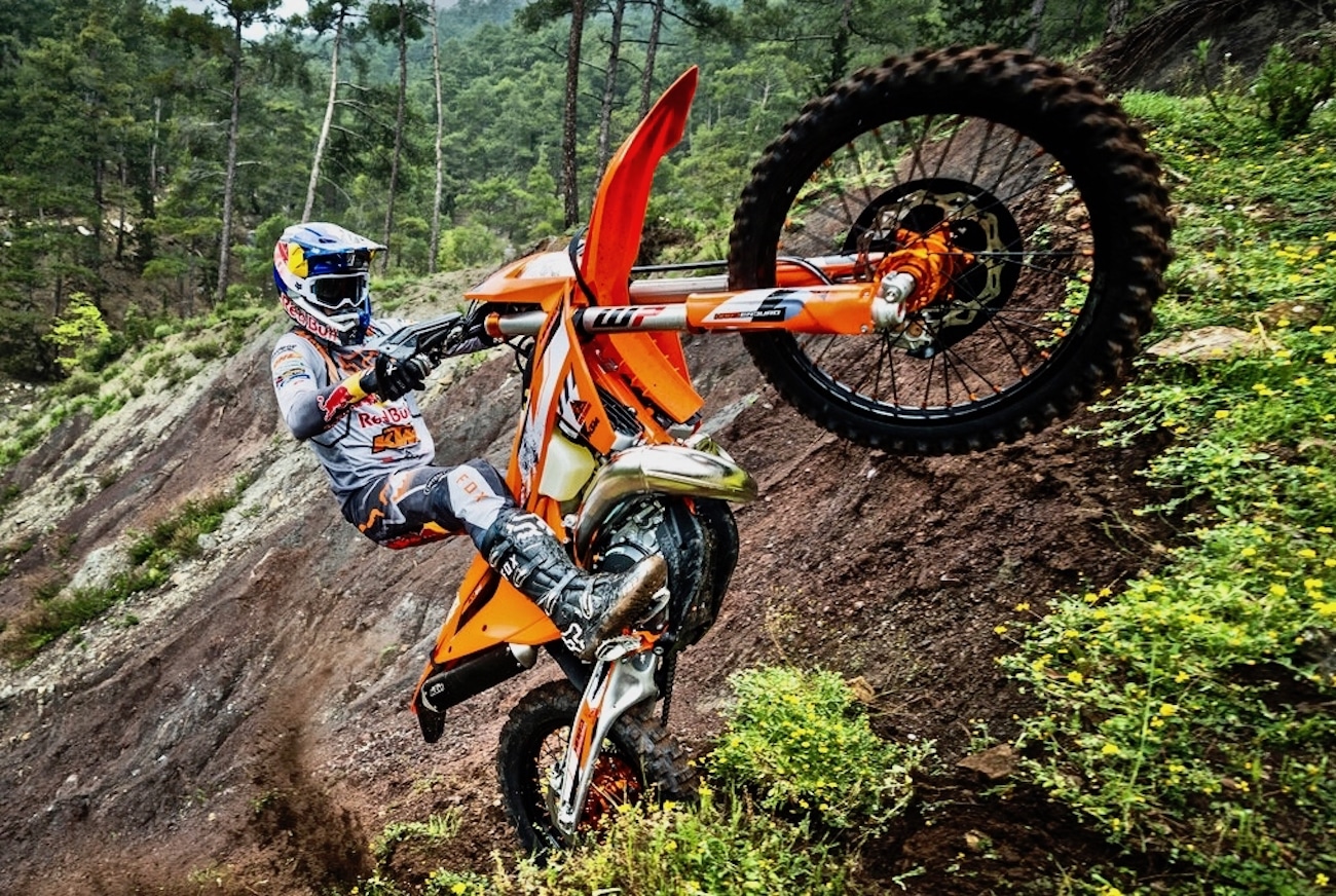 初見！ KTMが2024 KTM 300XC-Wハードエンデューロモデルを紹介 ...