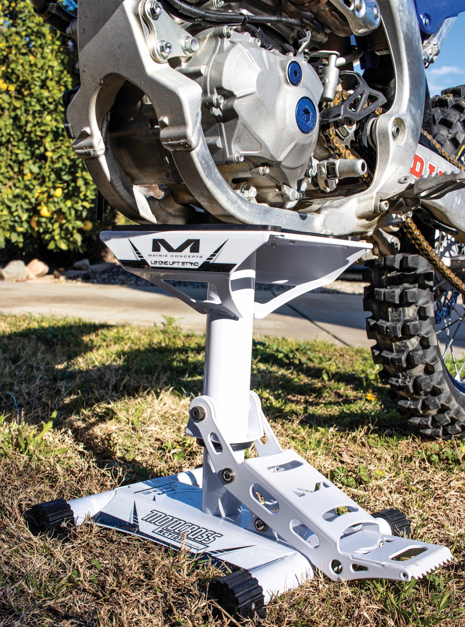 MXA TEAM TESTED: MATRIX CONCEPTS LS1 LIFT STAND - Motocross Action