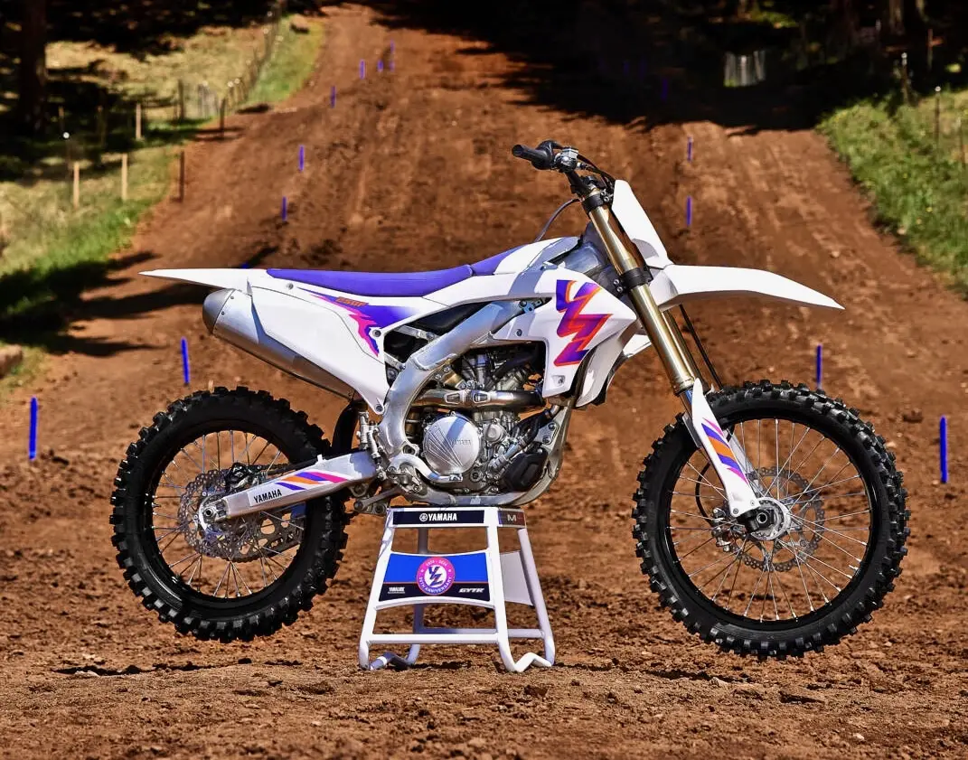 PLEINS FEUX SUR LES PRODUITS MXA : COLLECTION DE VÊTEMENTS YAMAHA PAR  FACTORY EFFEX - Motocross Action Magazine