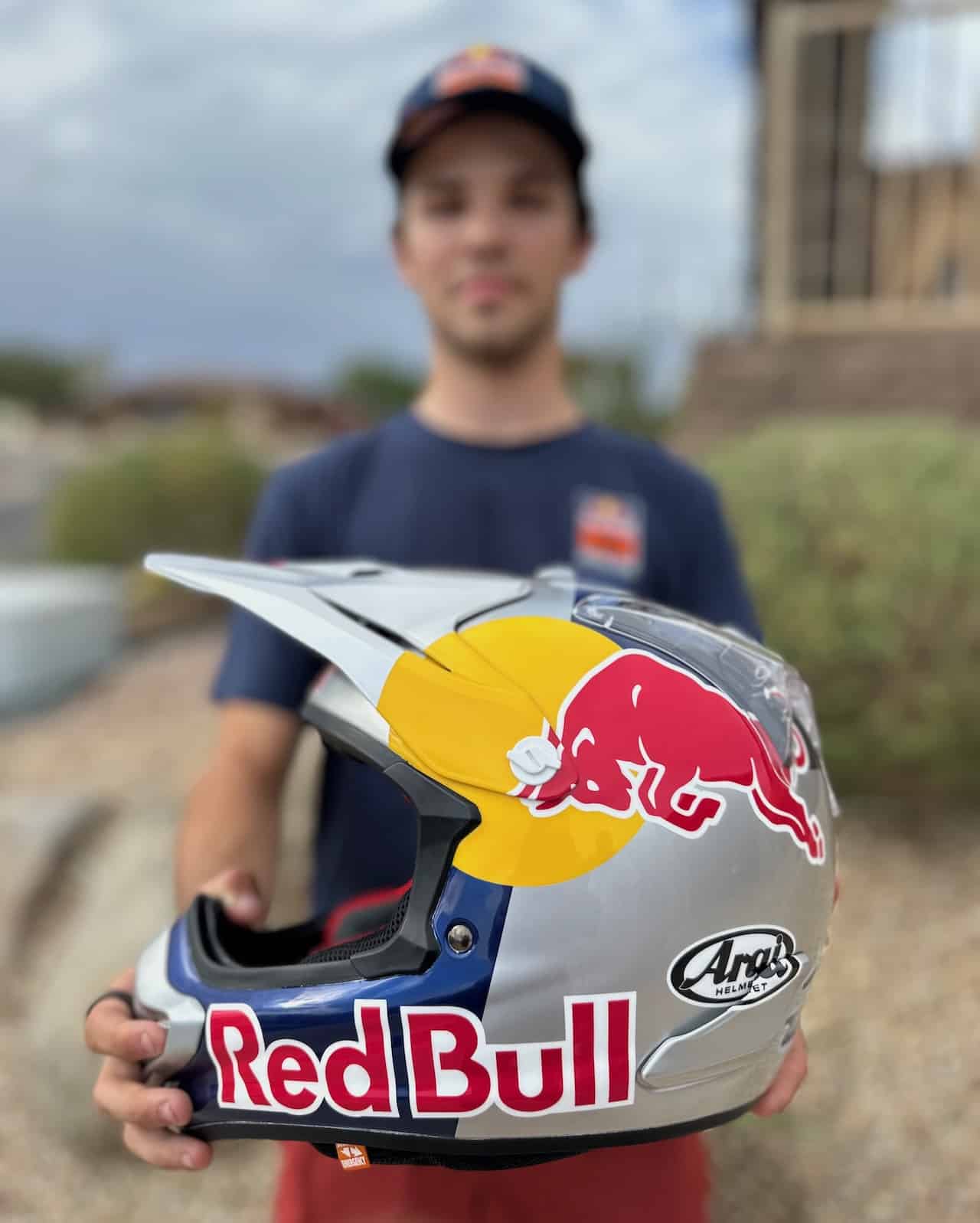 Red bull hot sale helmet motocross