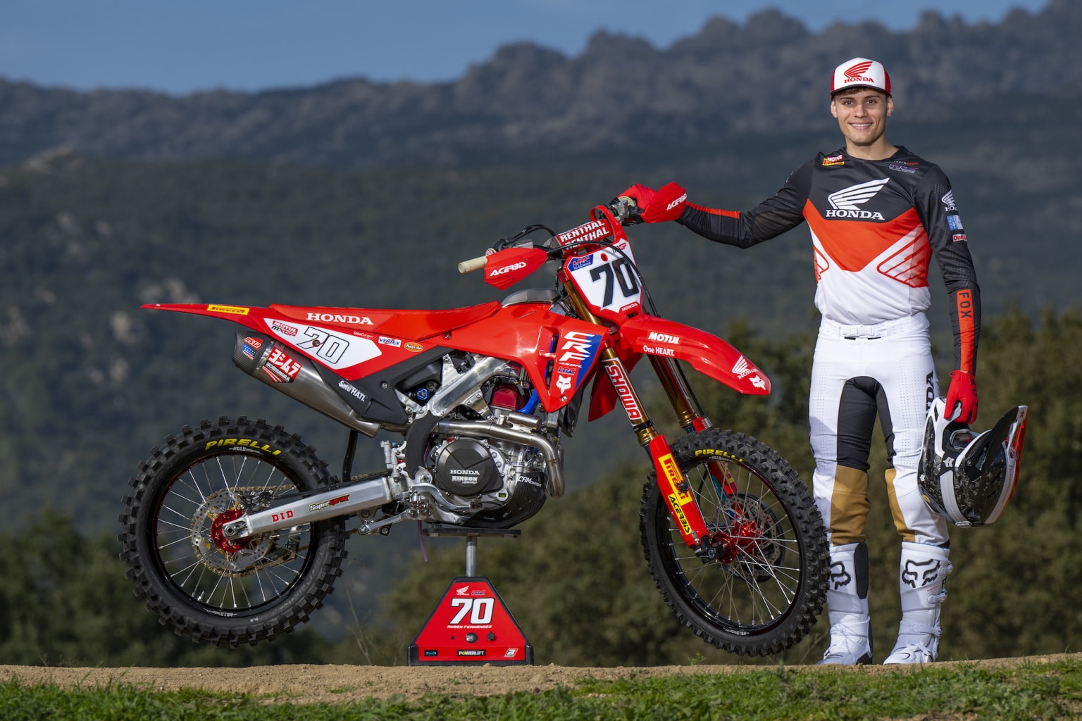 SNEAK PEEK! 2025 HONDA CRF450 & CRF250 MODELS Motocross Action Magazine