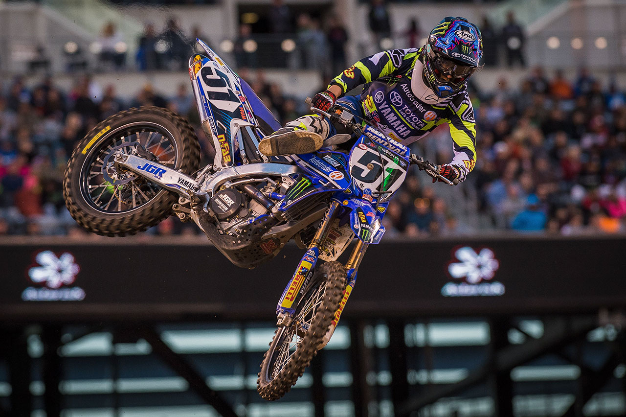 LMP_6263_Brian Converse_Justin Barcia_East Rutherford_Supercross 2016