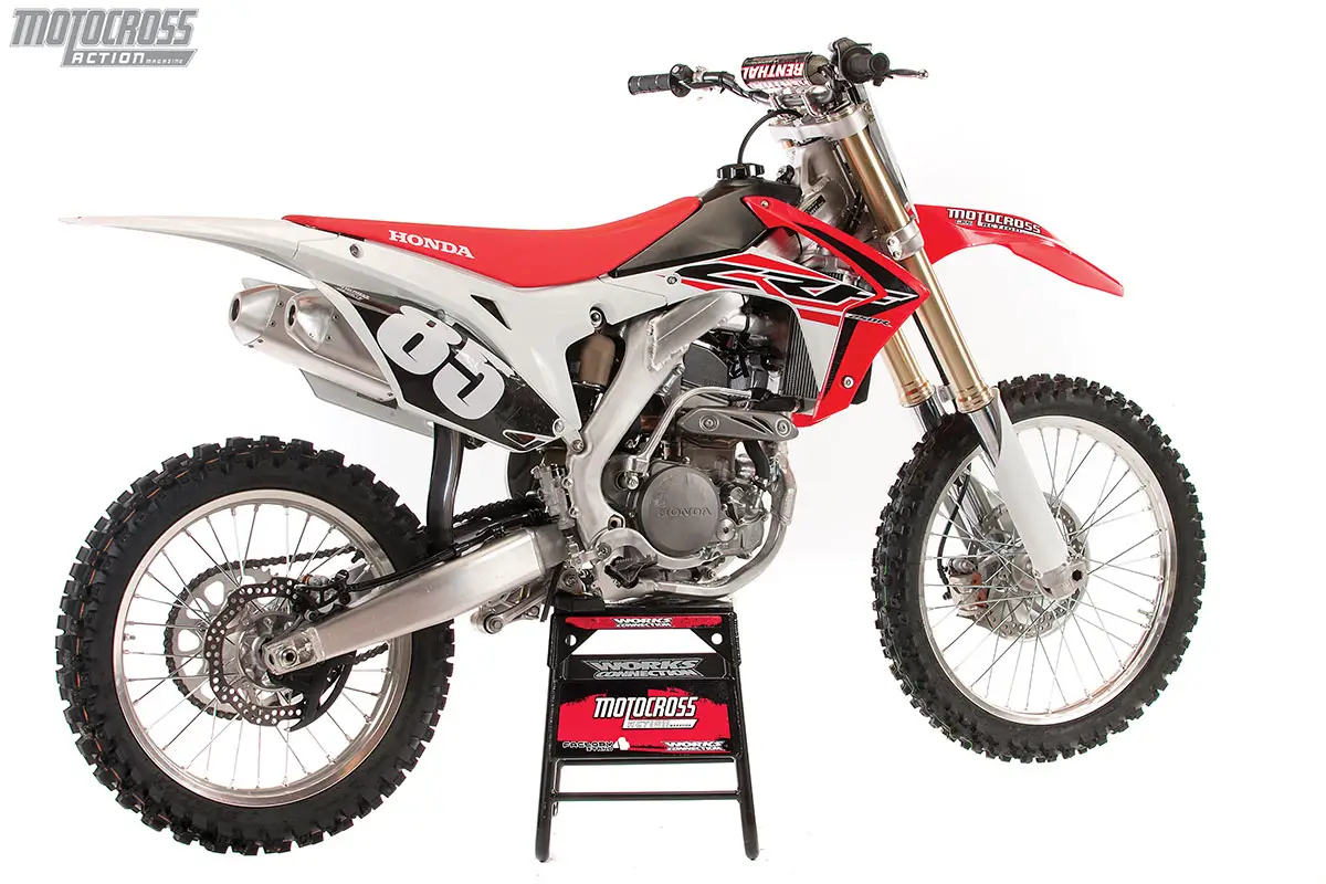 If you liked the 2016 CRF250, then you are going to like the 2017 model —because there are no differences— as in nada.