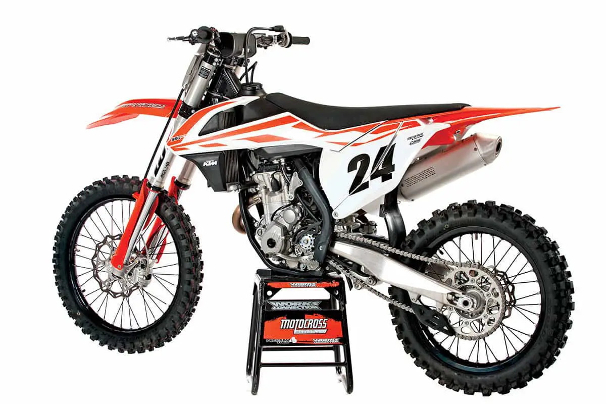 Hitting the scales at 221 pounds, the 2017 KTM 350SXF is lighter than every Japanese-made 250 four-stroke, only it has 54 horsepower instead of 40.