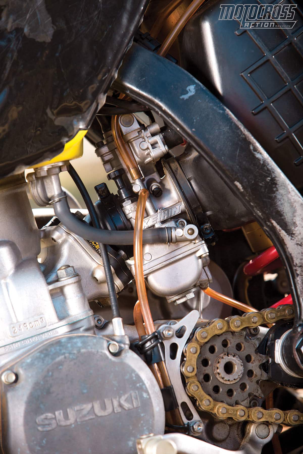 Qualquer afinador sério de motor a dois tempos informará que os maiores ganhos podem ser obtidos em uma configuração limpa do carburador.