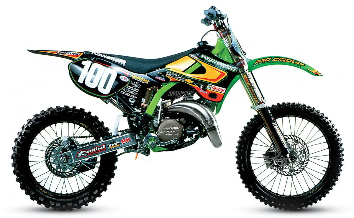 RETRO TEST: WE RIDE MIKE BROWN'S 2001 PRO CIRCUIT KAWASAKI KX125 - Action Magazine