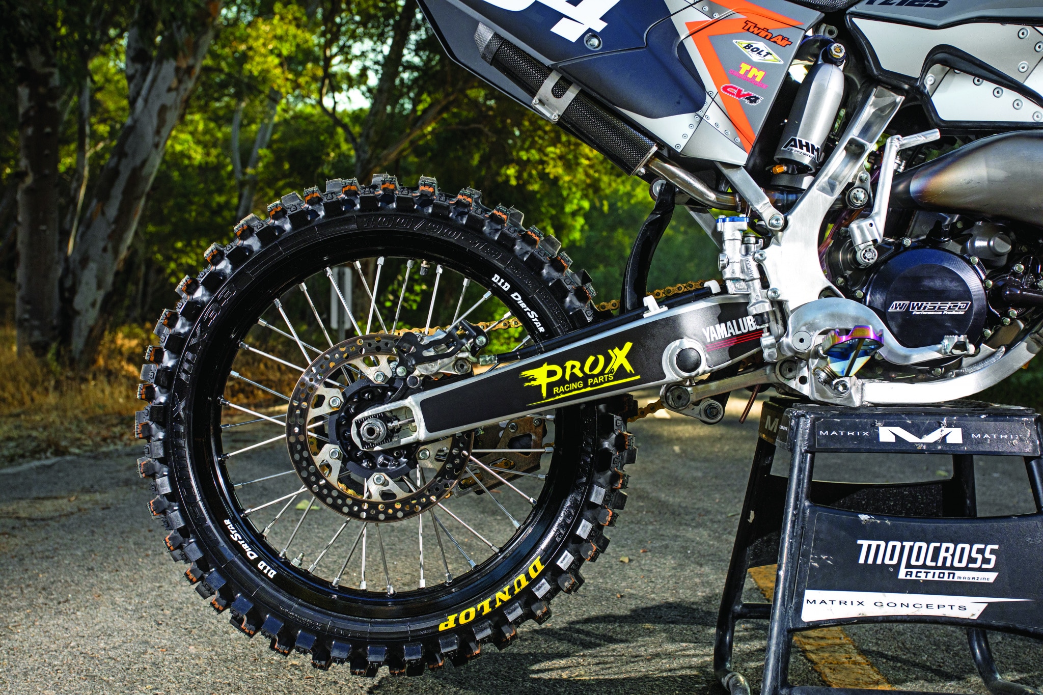 125ccm PROJEKTBIKES: 2-TAKT THEATER - Dirt Bike Magazine